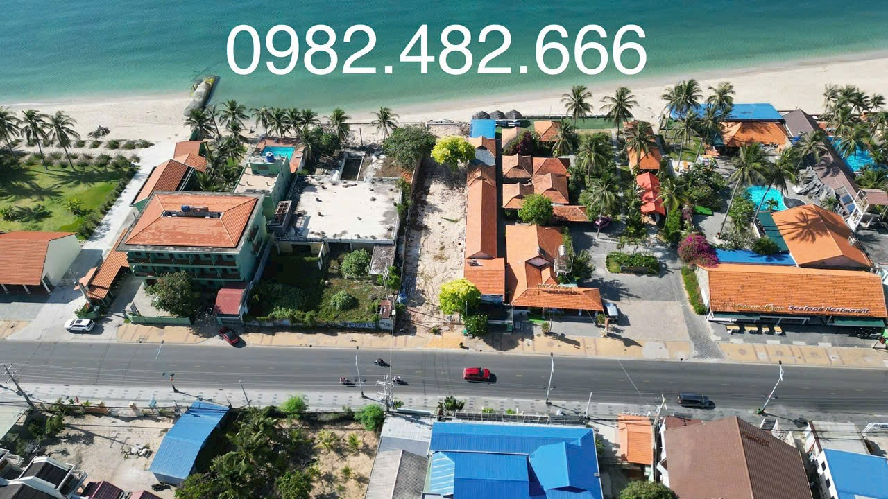 Bán 2247m2 có 150m2 tmdv, quy hoạch thổ cư. Giá giảm còn 75 tỷ Lvcc 0982482666