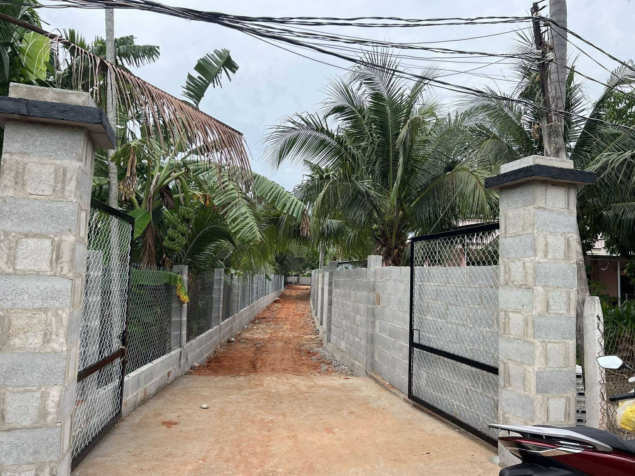 Đất Vườn (có nhà ở),