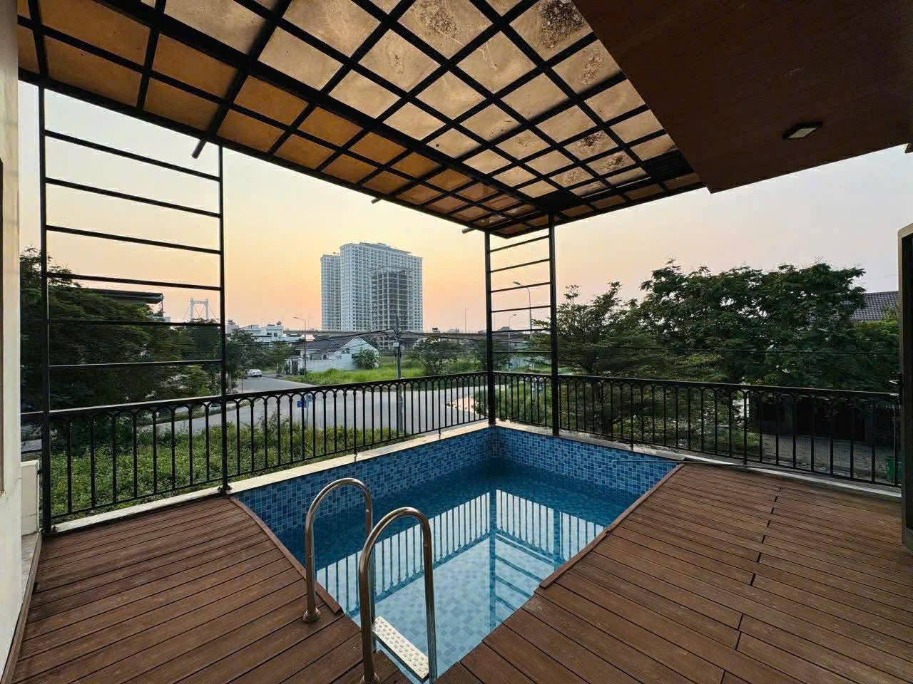 Cho thuê villa 3 phòng ngủ – Hồ bơi riêng, gần biển