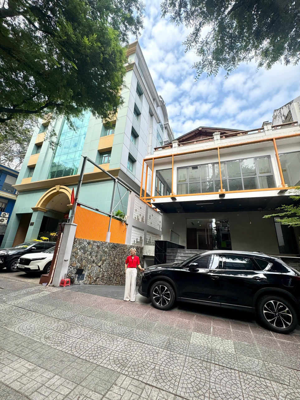 CHUYỂN NHƯỢNG BIỆT THỰ 100 NGUYỄN DU QUÂN 1