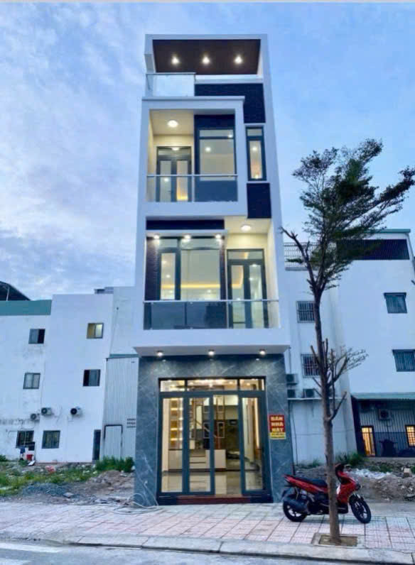 Bán nhà ngay trung tâm 1 trệt 2 lầu TDC Phường Quang Vinh