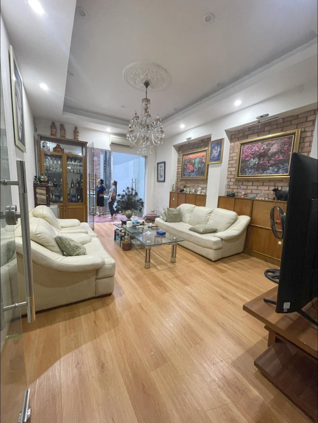 Bán nhà mặt phố Nguyễn Du, 240m2, 4 tầng, mặt tiền 6.5m, 166 tỷ, kinh doanh đỉnh