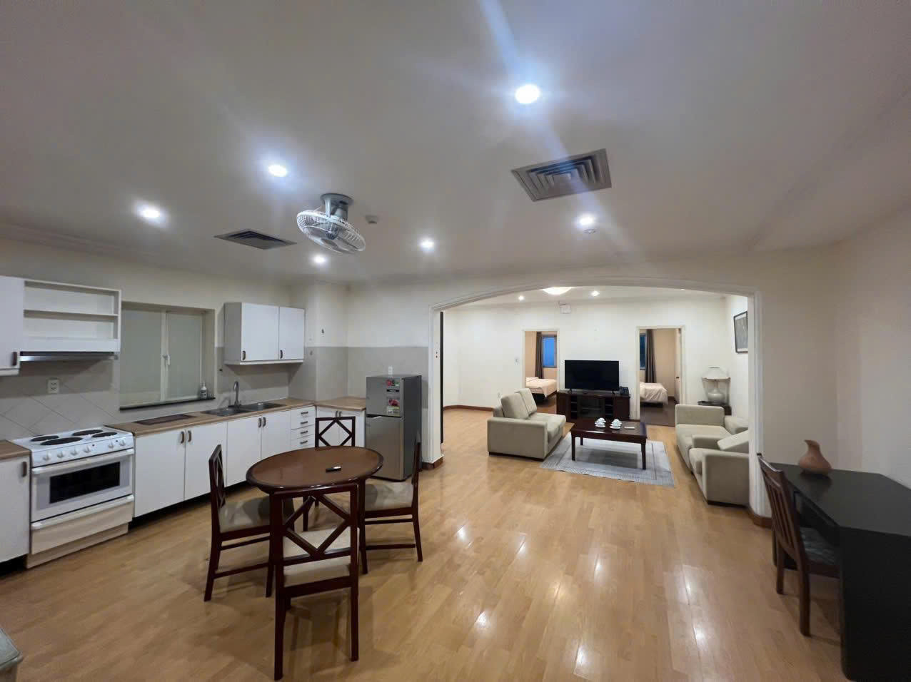 Cho thuê căn hộ 120m², 2PN – 2WC, gần phố Nguyễn Du & Phố Huế, Căn đẹp trung tâm, giá cực tốt!