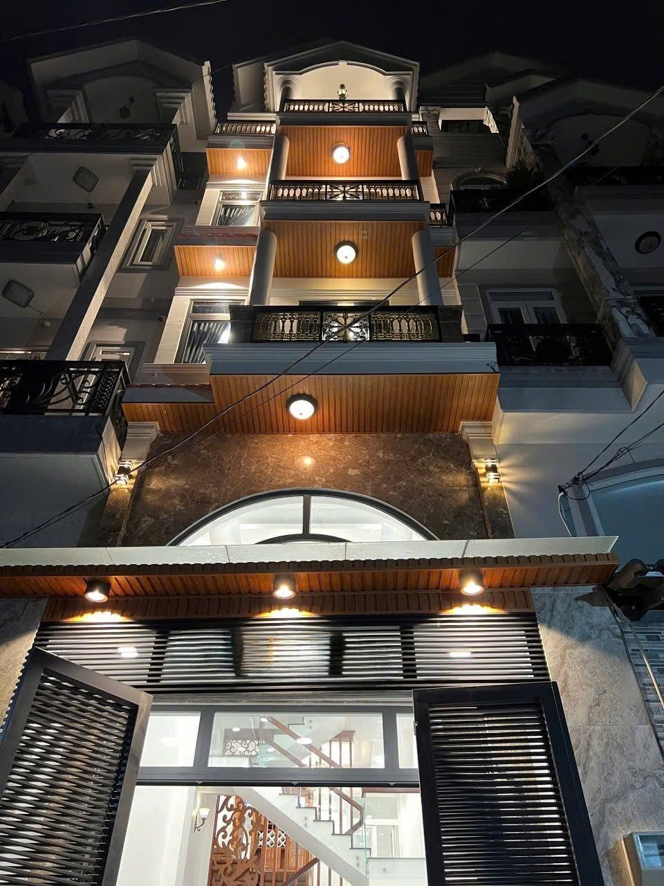 Sở hữu ngay căn với 56,5m2 Nguyễn Duy Cung, Gò Vấp ngay THCS Tân Sơn. Xây 1 trệt 3 lầu, giá 5 tỷ