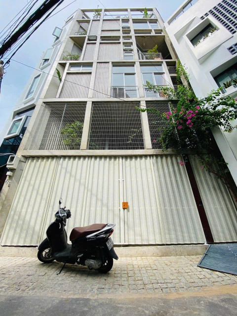 Nhà 4 tầng + lửng, thang máy, 11 phòng – MT Nguyễn Duy, Bình Thạnh – Giá 19 tỷ!