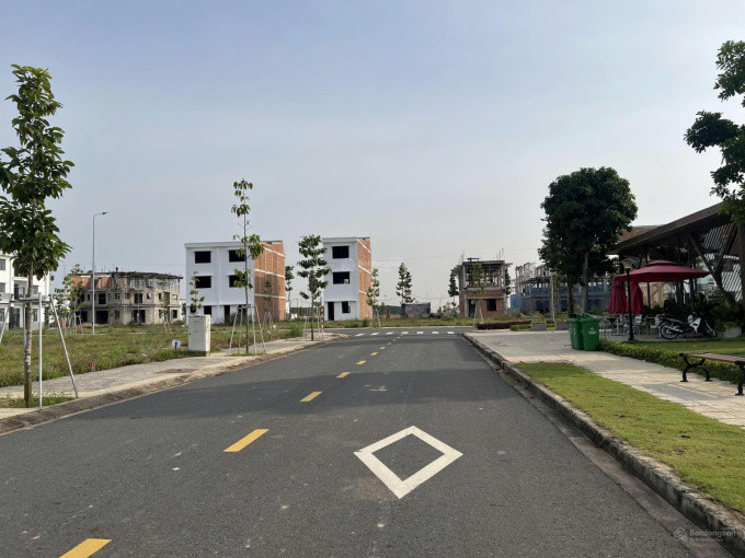 Đất nền cực đẹp chỉ giá 2,45Tỷ - MTĐ Nguyễn Duy Trinh, Long Trường, Quận 9, sổ riêng.