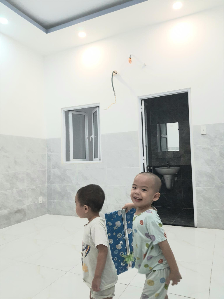 Cho Thuê Phòng gần UB P. Long Trường, Tp. TĐ có Máy Lạnh– Khu dân trí