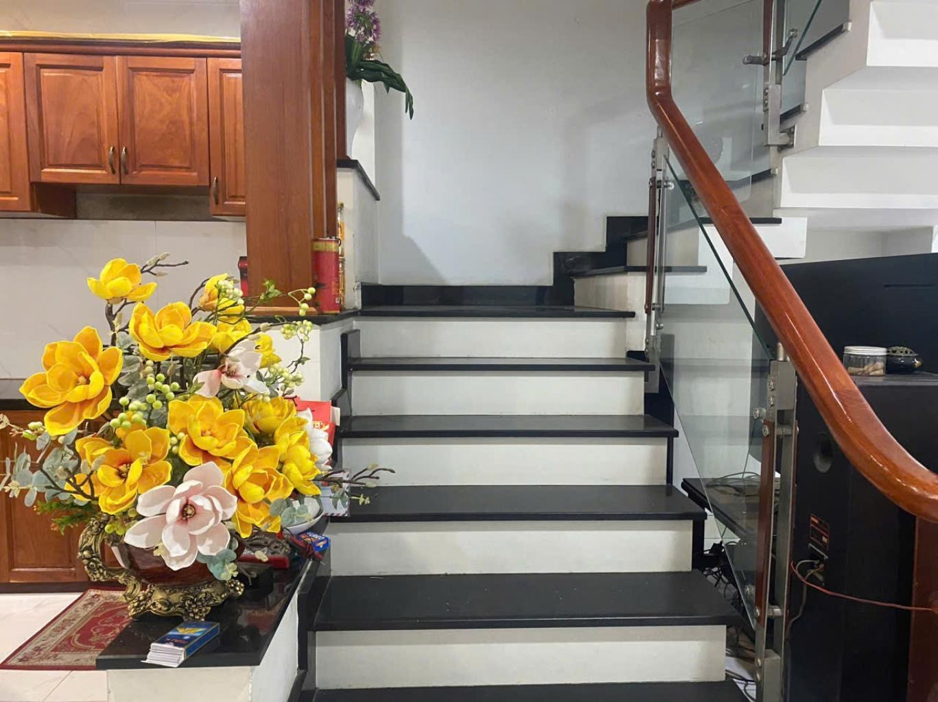 Bán căn nhà đẹp, vị trí đẹp, ngay đường lớn, giá cực tốt
