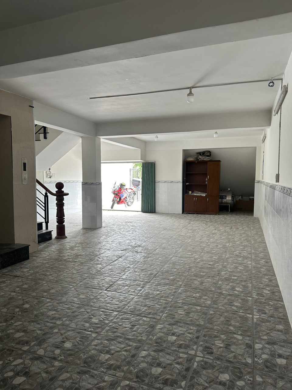 Bán nhà 2 Mặt tiền Nguyễn Duy Trinh - gần Nguyễn Thị Tư, DT: 7,5x26m, 7 tầng, 25,9 tỷ.