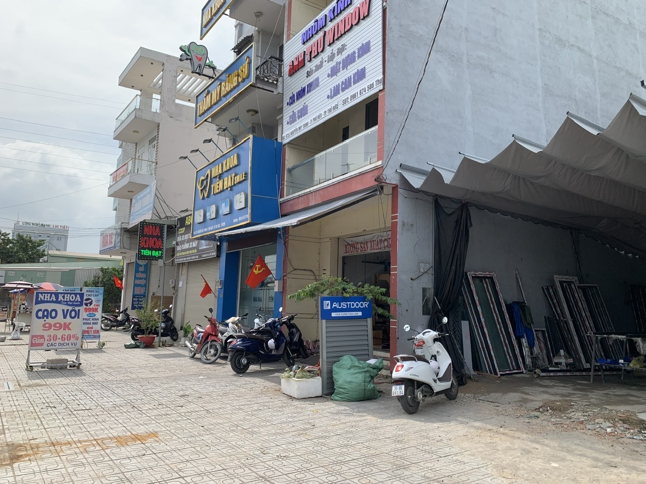 Bán lô đất Mt Nguyễn Duy Trinh. Ko lộ giới. Lề đường 8m kd sầm uất : 4.6 x 18.7