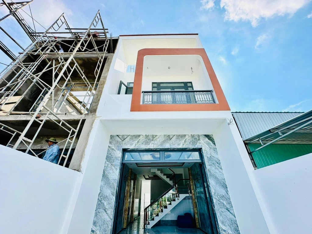 NHÀ MỚI ĐẸP, HÀNG HIẾM NGUYỄN DUY TRINH Q7 3TY590/60M2 . KHU DÂN CƯ ĐÔNG ĐÚC ĐẦY ĐỦ TIỆN NGHI. LH 0799089619
