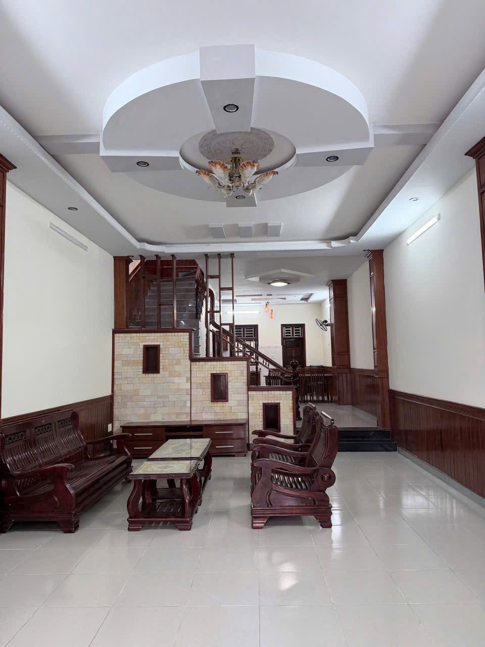 Bán nhà 2 tầng 2 mê  mặt tiền Nguyễn Giản Thanh - Thanh Khê, đường 5m5 lề 3m khu vực cực kỳ dân trí