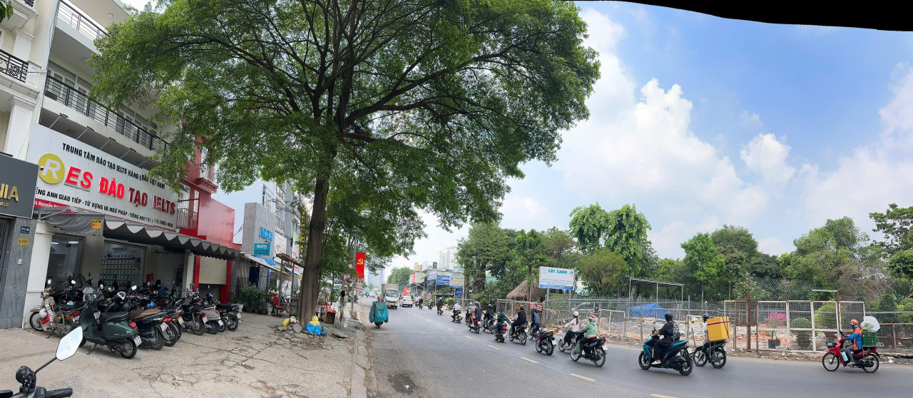 Bán nhà 4 tầng Mt  đường Nguyễn Hoàng. Vị trí đắc địa