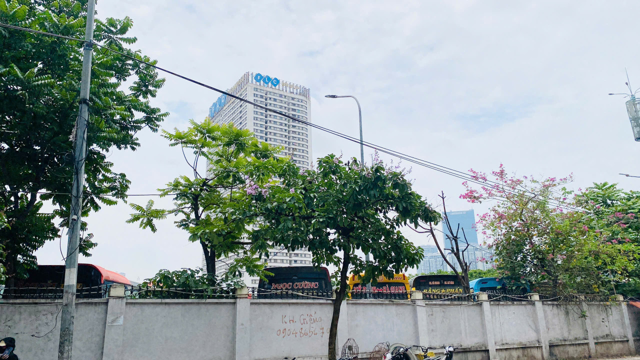 BÁN GẤP tòa nhà VP Nguyễn Hoàng 100m, vỉa hè đá bóng, 6 tầng 2 thoáng, kinh doanh bất chấp giá 45 đồng (Có tl mạnh). Nói KHÔNG với tin ảo