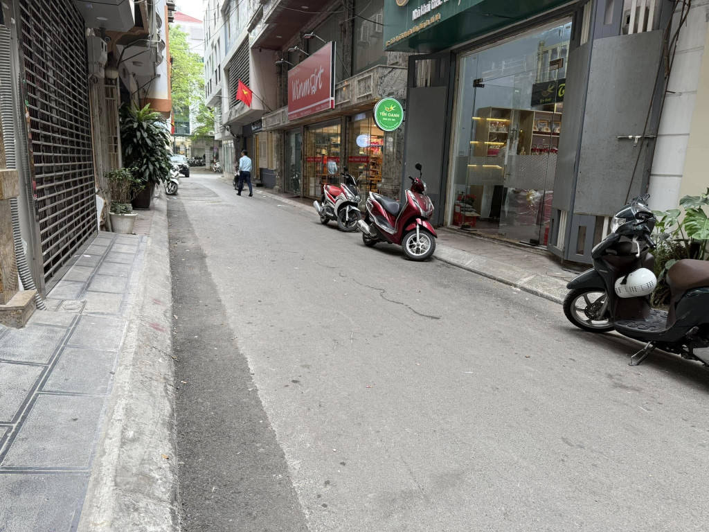 Bán nhà phân lô Nguyên Hồng - Đống Đa, 36m2 mt khủng - KINH DOANH - giá 16,3 tỷ