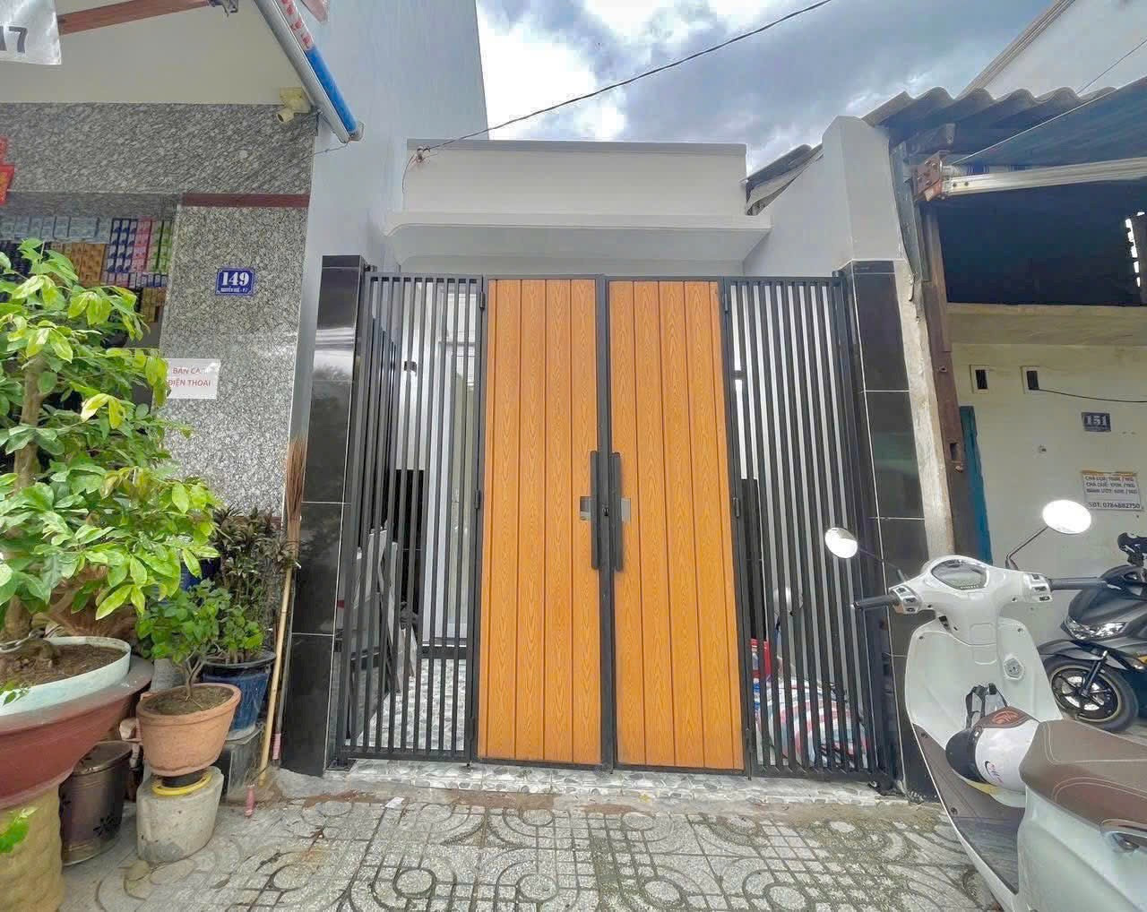 Nhà mặt tiền 151, Nguyễn Huệ, P7, TP. Mỹ Tho