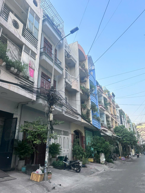 CẦN TIỀN BÁN GẤP NHÀ GIÁ TỐT KHU ABC NGUYỄN HỮU CẢNH, P.22, Q.BÌNH THẠNH, NGAY SÁT TRẠM METRO, KHU DU LỊCH CÔNG VIÊN VĂN THÁNH