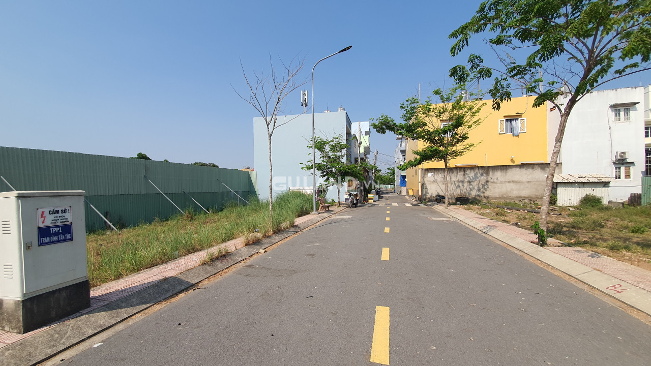 Bán đất mặt tiền UBND Tân Túc đường trước nhà 7m, giá chỉ 970 triệu là sở hữu