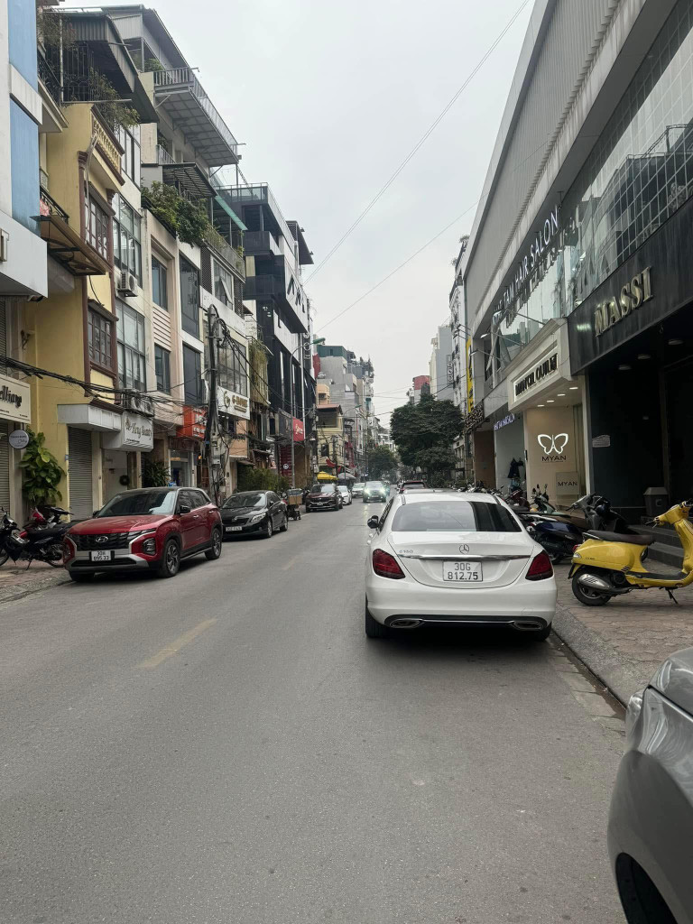MẶT PHỐ NGUYỄN HY QUANG ! Mặt phố – Nhà hai mặt – Mặt tiền lớn – Kinh doanh tốt  – Vỉa hè rộng.