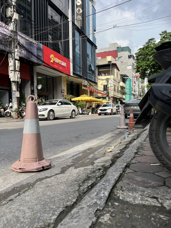 Bán nhà Mặt phố Nguyễn Hy Quang (Đống Đa) 45m, 3 tầng, mt 3.8m, giá 27.2 tỷ