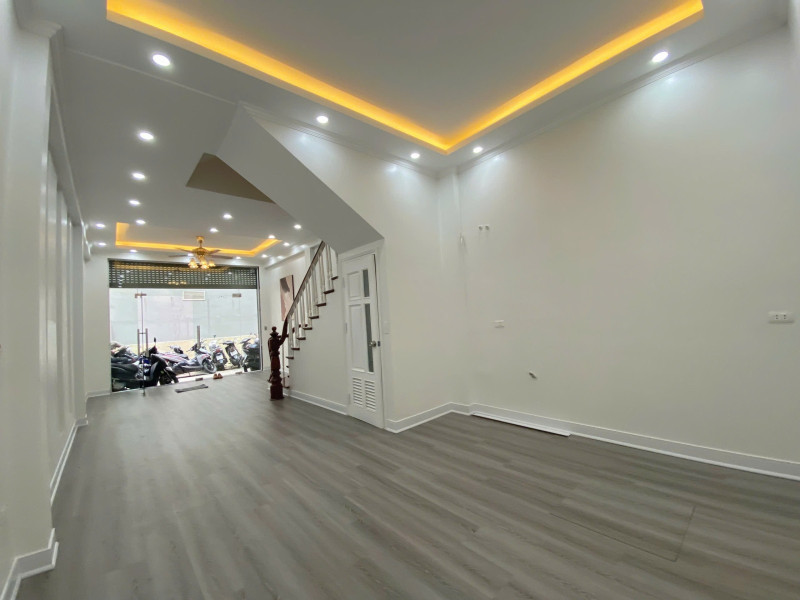 Bán nhà Nguyễn Khang 40/46m² ngang 4m giá 17.9 tỷ Phường Yên Hòa (LH: Zalo 0862299066)