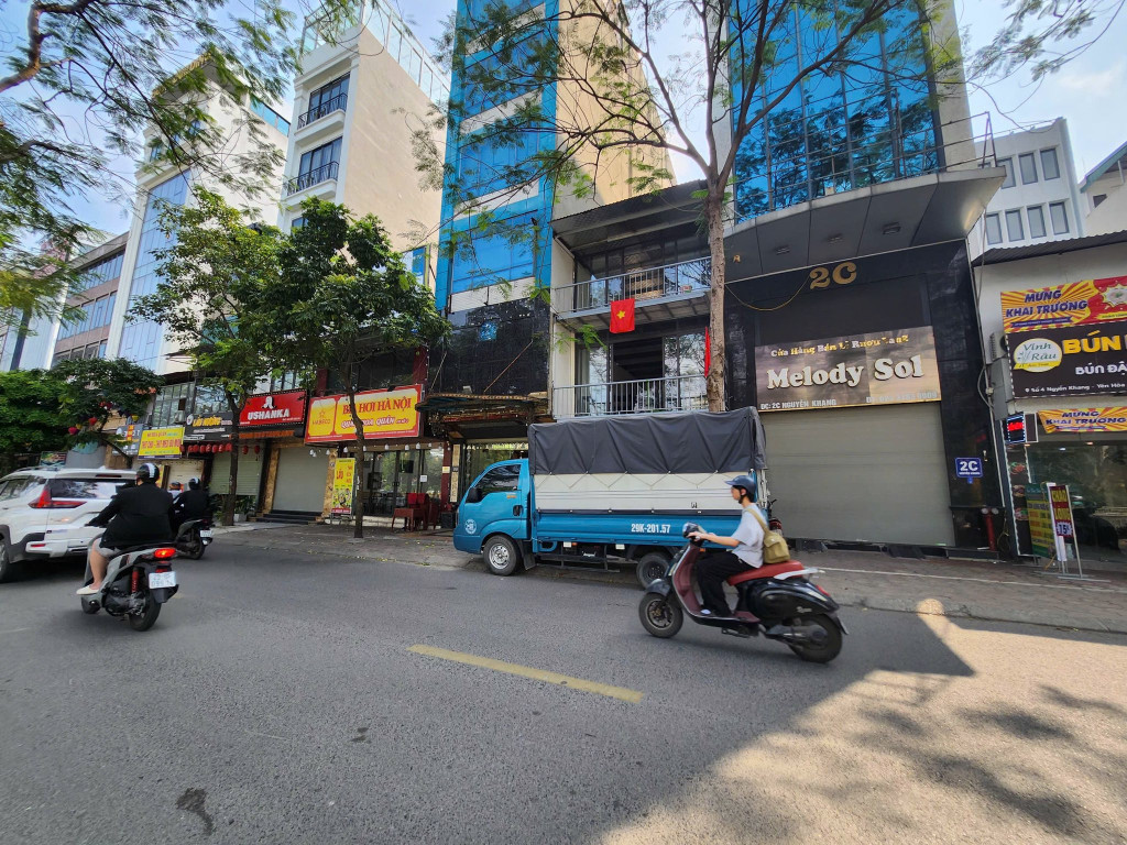 CỰC HIẾM-Bán nhà MP Nguyễn Khang - 2 Mặt tiền 72/82m, 7T Thang máy, MT 5m 47.5 Tỷ