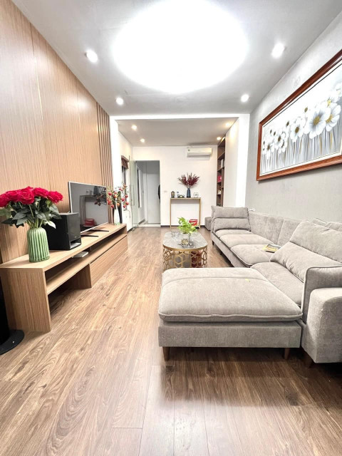 Nhà Trung Tâm Cầu Giấy - Nguyễn Khánh Toàn - Phố Vip 30mx5T - Giá Chào 5.85 Tỷ Thương Lượng