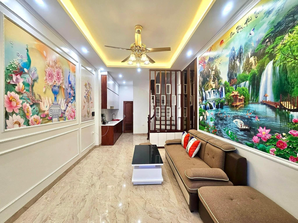 1 căn đẹp nhất phân khúc nhỉnh 5 tỷ tại trung tâm quận Cầu Giấy Nguyễn Khánh Toàn 30mx5T