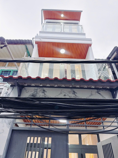 NHÀ MỚI 3 TẤM 
NGANG 3 DÀI 10 
KHU DÂN CƯ CÓ 4 TỶ