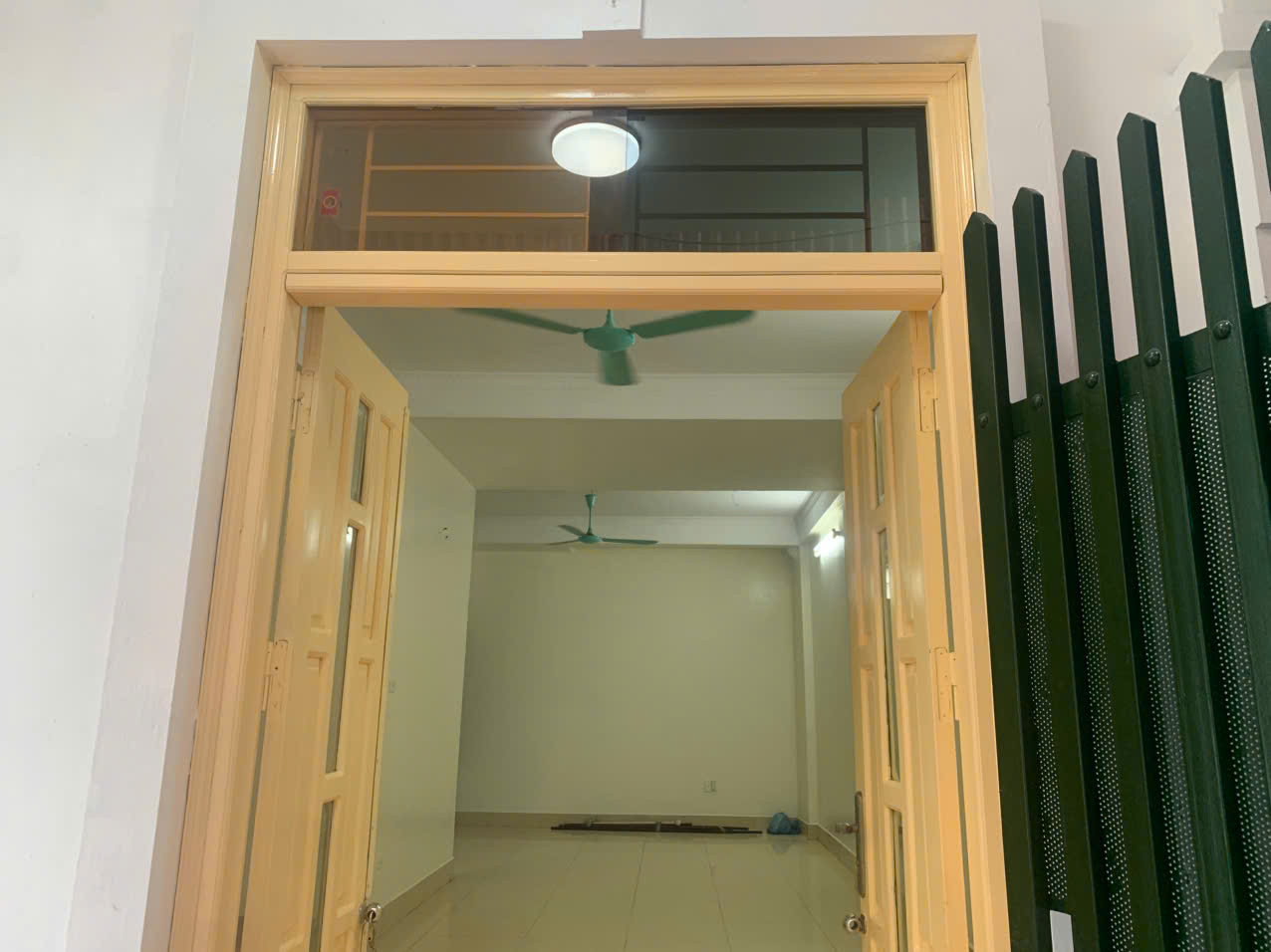 Cho thuê nhà nguyên căn 950 Nguyễn Khoái. 65m2 x 4 tầng, 4 ngủ. 11 triệu
