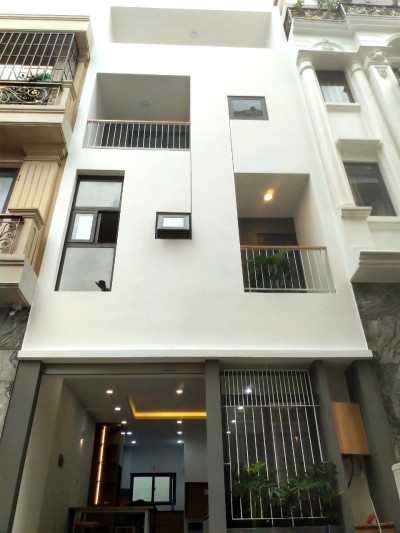 Nhà NGUYỄN KHUYẾN BÌNH THẠNH -  5m x 12m - 4 tầng 5 phòng ngủ nhỉnh 6 tỷ