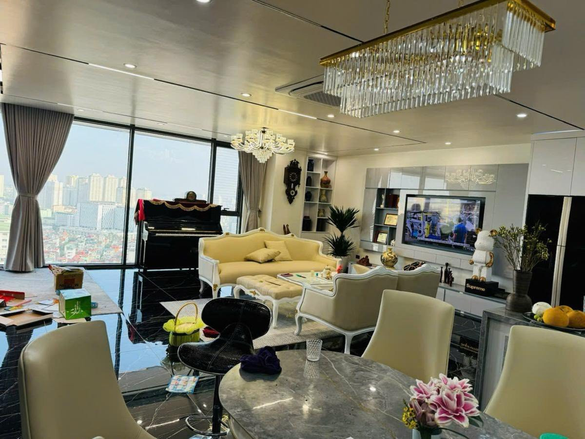 BÁN CĂN CHUNG CƯ TÒA RIANBOW VĂN QUÁN. 406M2 - TẦNG 27