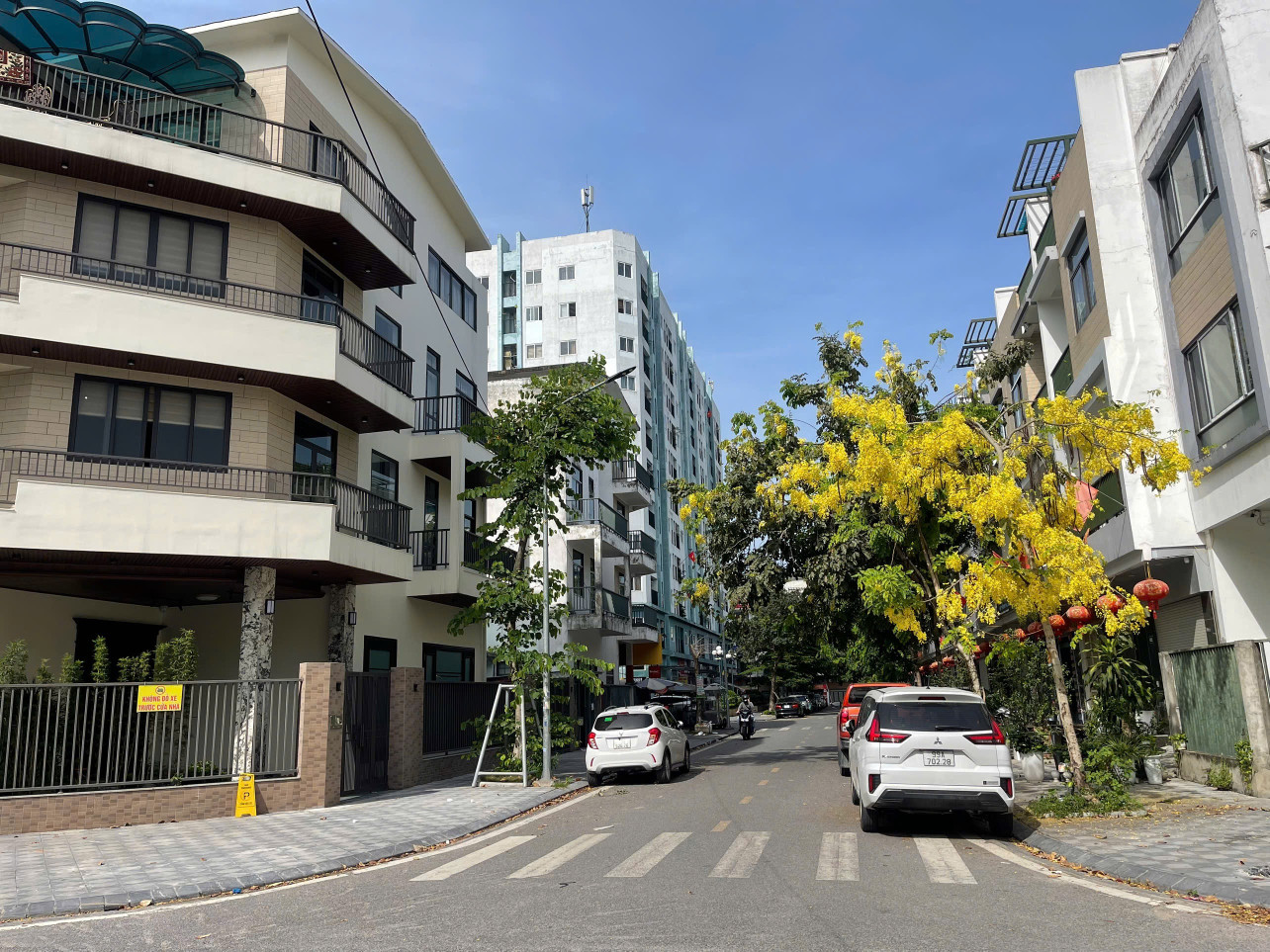 Bán nhanh căn góc hud-B xây thô 3.5 tầng. Mặt nguyễn khuyến khu bò sơn