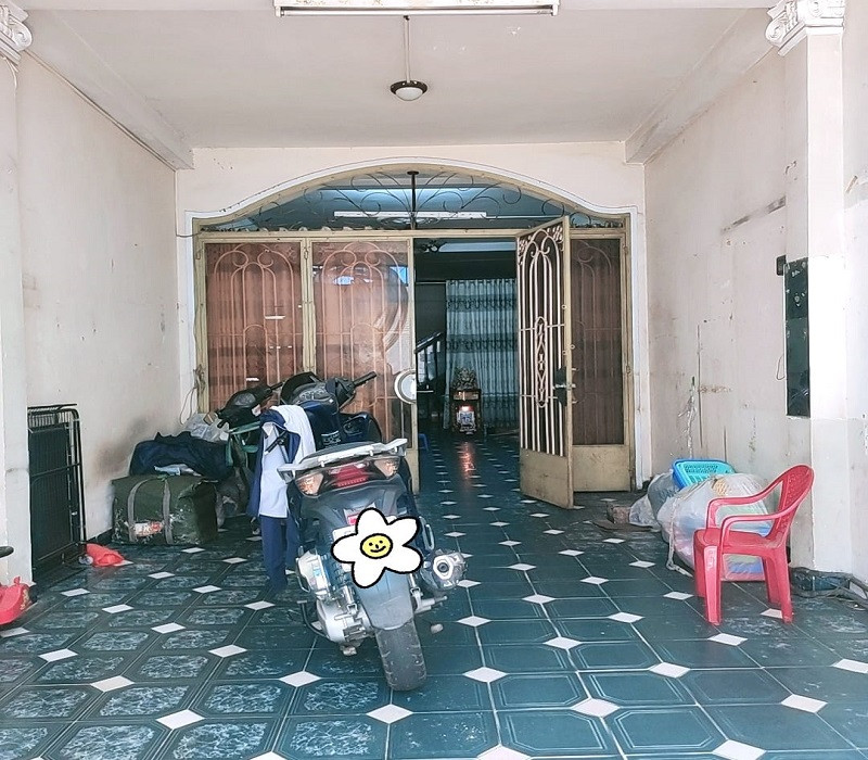 Bán nhà HXH KD Nguyễn Kiệm, P3, Phú Nhuận 98m2, 3 tầng, giá rẻ, sát mặt tiền