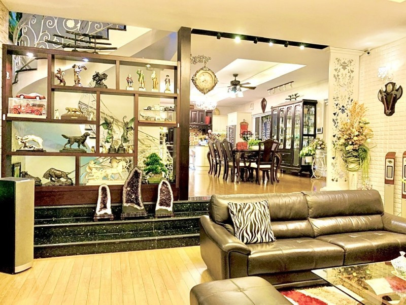 Bán nhà biệt thự Nguyễn Kiệm - Ngay Công Viên Gia Định, 9.6x20m, 5 Tầng, 6PN, 25.9 tỷ.