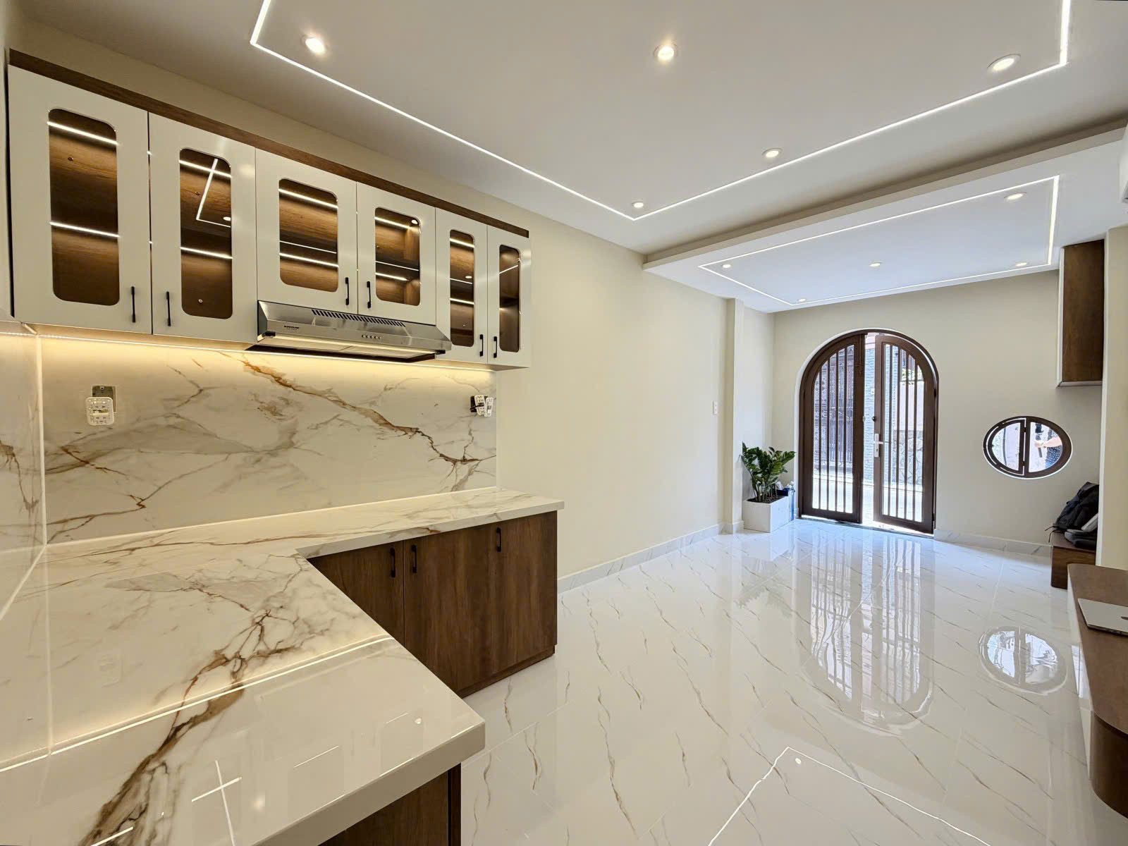 NHÀ HXH TRÁNH NGAY NGÃ TƯ PHÚ NHUẬN - 45M² • 2 TẦNG • 3PN 4WC • CHỈ 7.9 TỶ