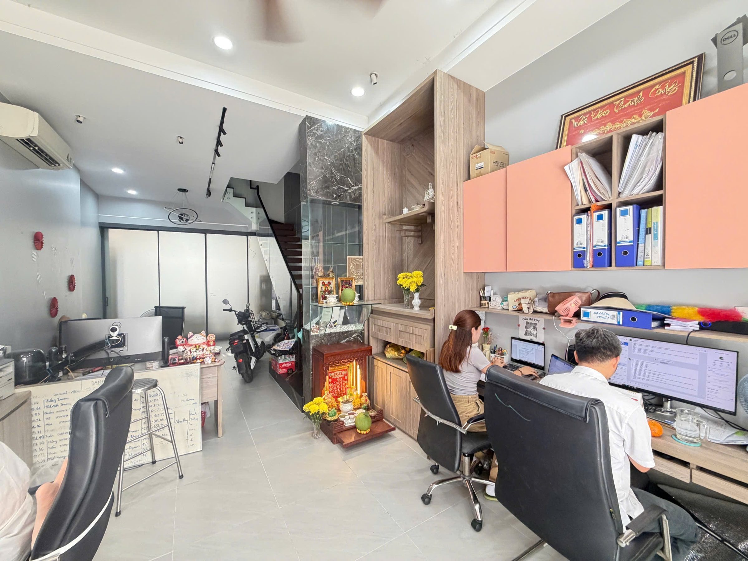 🏡 BÁN NHÀ MỚI XÂY 4 TẦNG – KHU DÂN TRÍ CAO – GẦN SÂN BAY TÂN SƠN NHẤT

✨ Giá bán: 13,5 tỷ (thương lượng chính chủ)