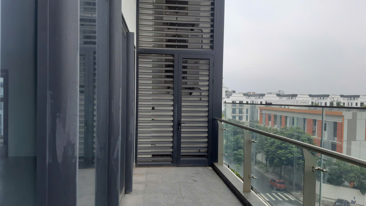 29.9.25 Cho thuê căn hộ Sunshine Green Iconic đẳng cấp nhất Long Biên, 3 ngủ dt 200m2, nhà nguyên bản