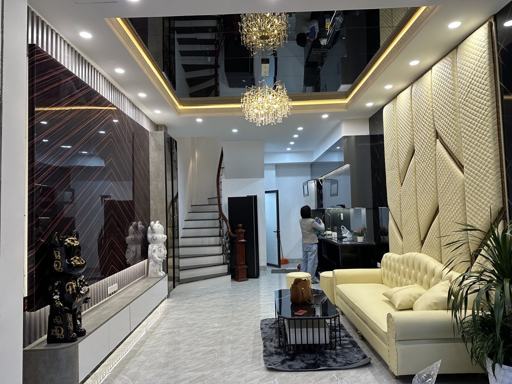 BÁN NHÀ NGUYỄN LÂN - 38m - 3.9m - NỘI THẤT NHẬP CHÂU ÂU - NGÕ THÔNG - KINH DOANH - NHỈNH 9tỉ