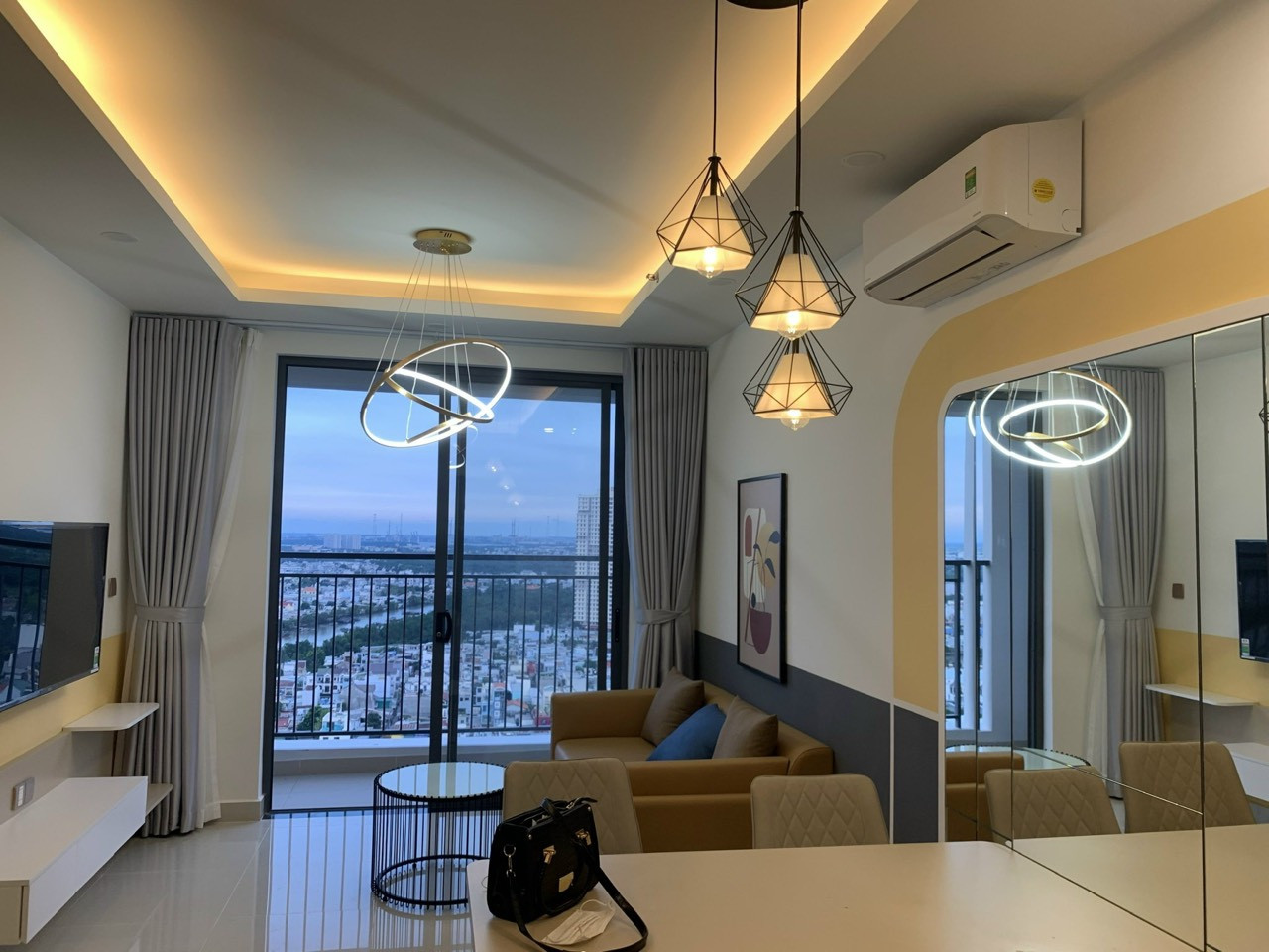 Nội thất cao cấp mới 100% - 1PN - 50m2 - 2.1 tỷ - Căn hộ Boulevard Q7