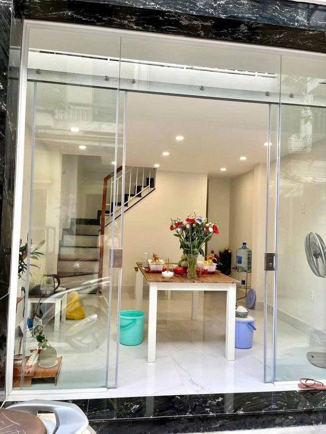 bán nhà 1 xẹt ngắn trung tâm q10