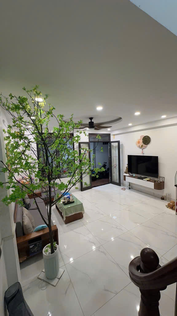 PHỐ VIP THANH XUÂN, DÂN TRÍ CAO, CHỦ CẦN BÁN GẤP, GIÁ CHỈ 8.6 TỶ.