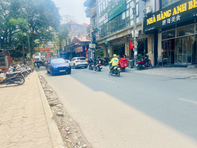 Bán nhà mặt phố Nguyễn Ngọc Vũ (CG)181/198m, 2 tầng, mt 6.8m, giá 85 tỷ