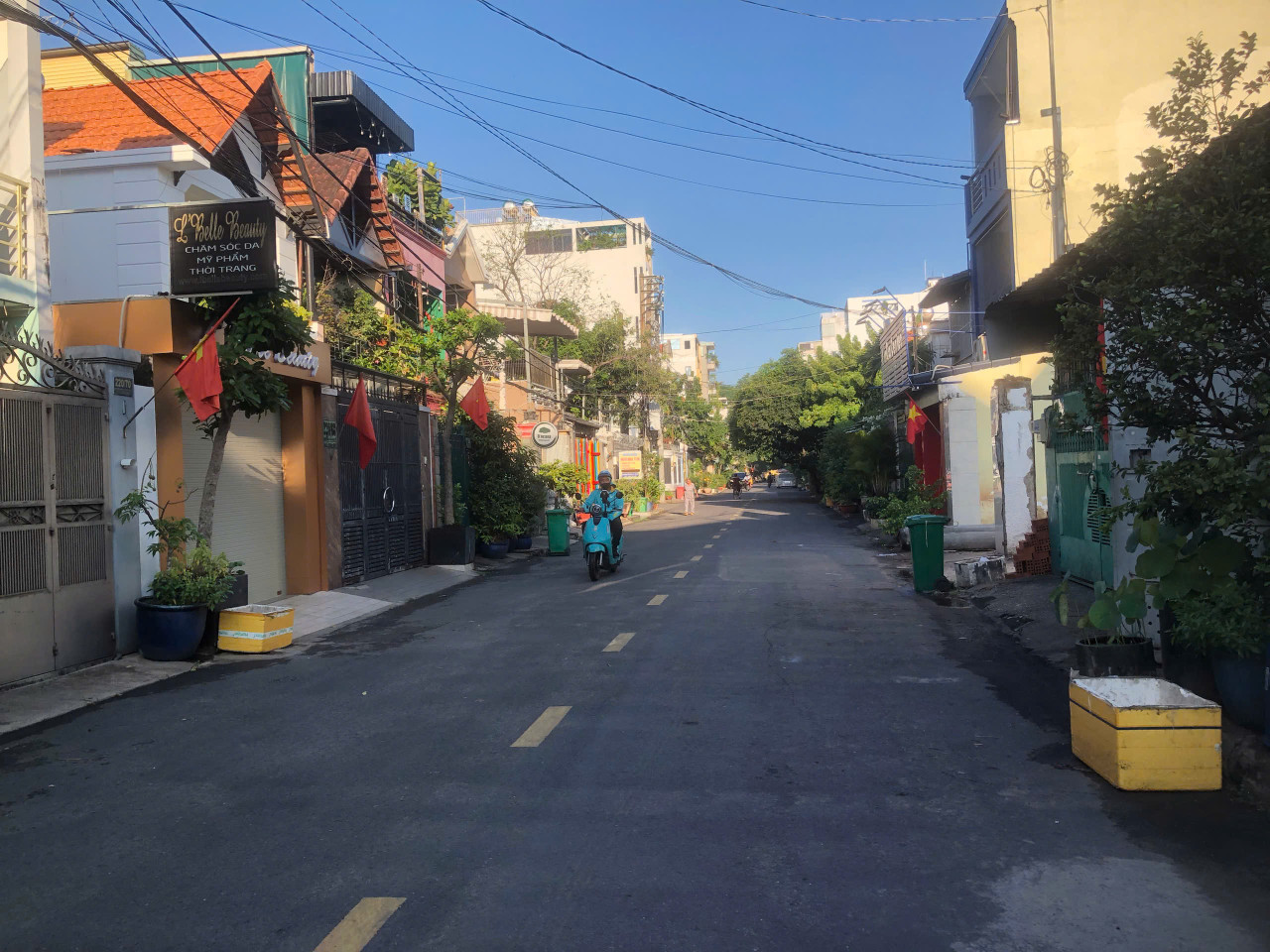 ☘☘☘NHÀ MỚI NỘI THẤT SANG CHẢNH (XE HƠI NGỦ TRONG NHÀ) - HẺM THẲNG 8M BƯỚC RA NGUYỄN OANG 100M - GẦN TRƯỜNG ĐẠI HỌC TRẦN ĐẠI NGHĨA 🌾GIÁ 14 TỶ TL☘☘☘,
,
Hẻm 7m 220 Nguyễn Oanh
,
🍀Kết cấu : 4 x 23m, Nở hậu 4.3m. 1 hầm, 3 lầu, sân thượng, 5 Phòng ngủ(tole tron
