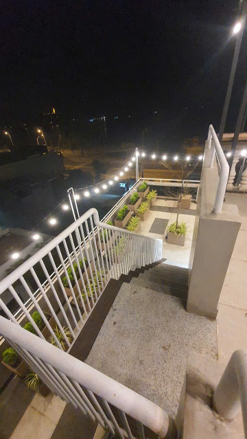 Bán nhà 4 tầng đường 5m sau lưng mặt tiền biển đường Hoàng Sa.Dt 8,8m x 12m.