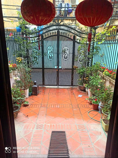 Cho thuê nhà ngõ phố Nguyễn Phong Sắc, Cầu Giấy. 100m2, 2T, ô tô đỗ cửa, Ngõ Thông.