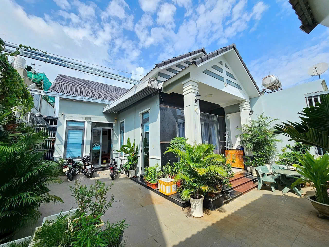 Bán Biệt Thự siêu sang, trung tâm P. Trảng Dài, đường nhựa 8m chỉ 5tỷ490
