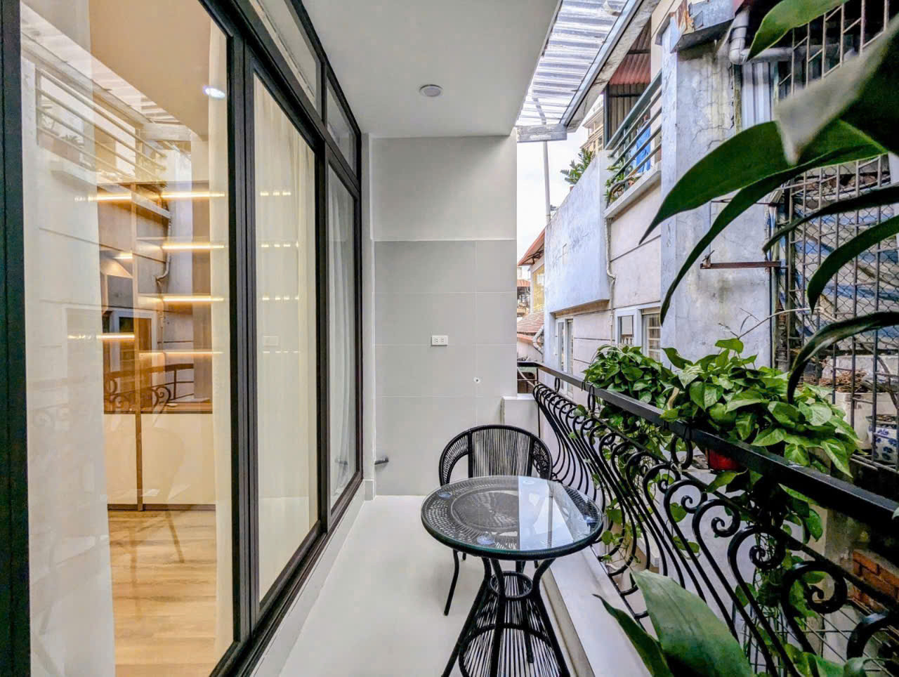 HOÀNG CẦU - Ô TÔ VÀO NHÀ, KINH DOANH, SÁT HỒ - 15.2 TỶ - SAU QH RA MẶT PHỐ, CỰC HIẾM
