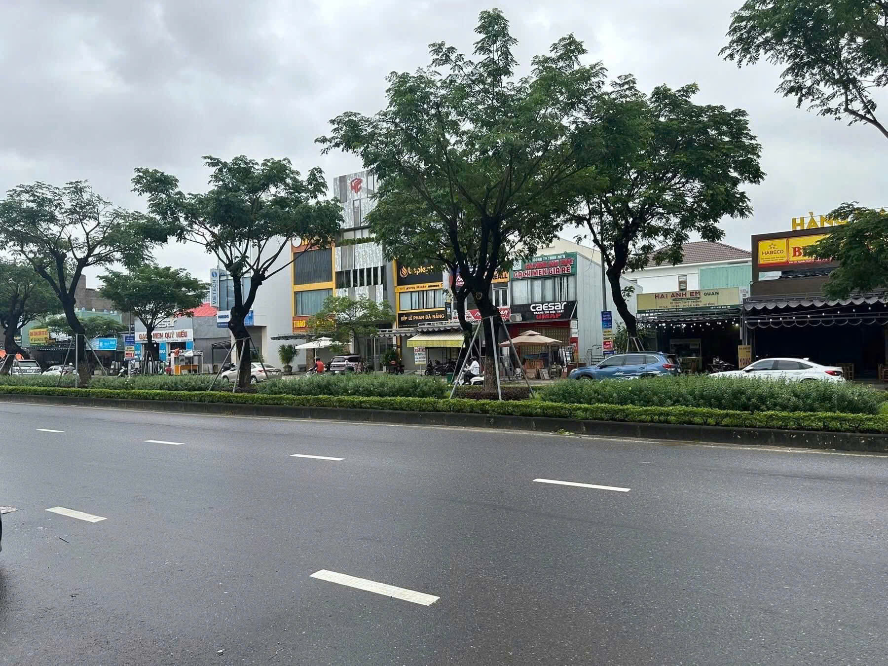 Bán 2 lô liền kề, mặt tiền đường Nguyễn Phước Lan, sầm uất, gần Lê Quảng Chí, DT 200m2, giá 39 tỷ TL