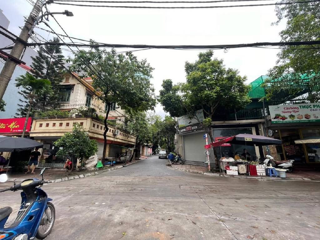 NHÀ NGUYỄN SƠN 66M² - Ô TÔ ĐỖ CỬA - CÁCH BERRIVER 10 BƯỚC CHÂN - SỔ VUÔNG VẮN!